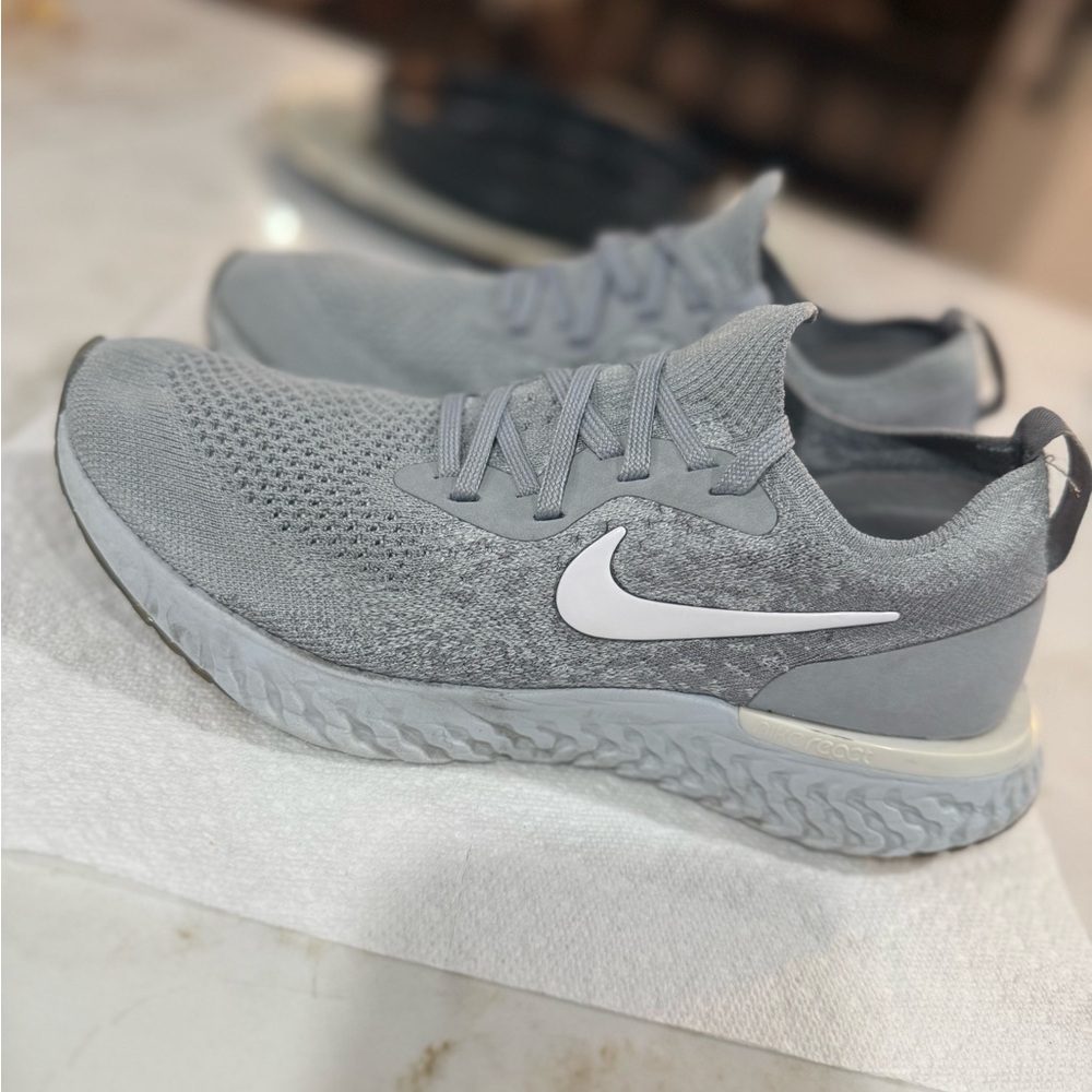 Nike Epic React Flyknit, Light Gray Athletic Sneakers